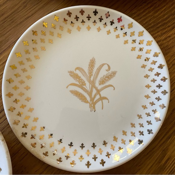 “Golden Wheat” pattern Homer Laughlin Dinnerware - Picture 3 of 6